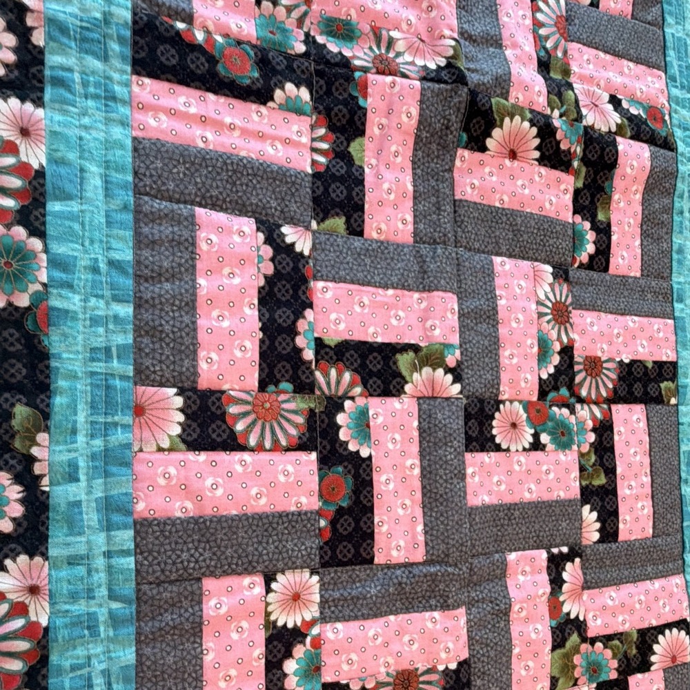 Handmade Quilted Patchwork Floral Table Runner Rectangular Multicolor 36x18 - Picture 4 of 11